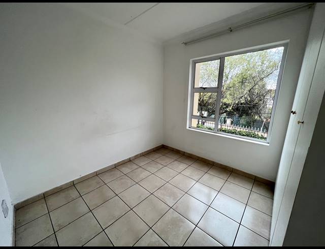 2 BEDROOM APARTMENT RENTED IN BRYANSTON